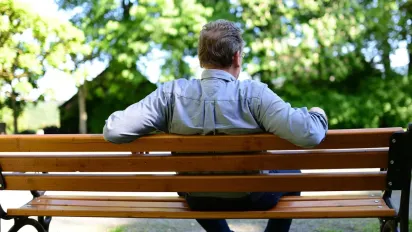 Мобілізація пенсіонерів у 2026 році: кому можуть прийти повістки та хто має право на звільнення - фото