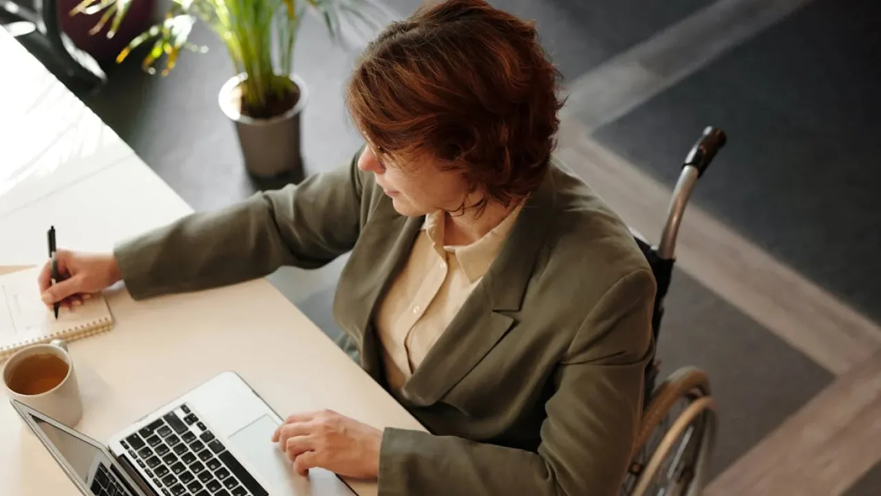 Іспит з української для всіх: нові правила для іноземців та держслужбовців 