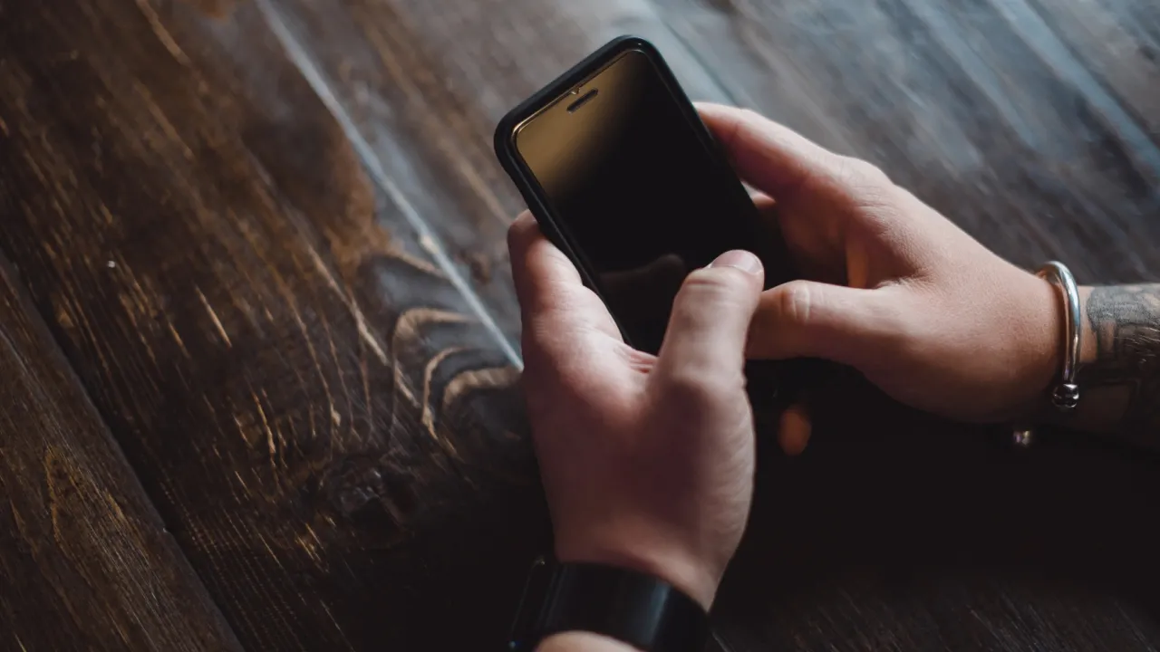 Лінія 112 працює по-новому: як скаржитися на відсутність світла, тепла і води 