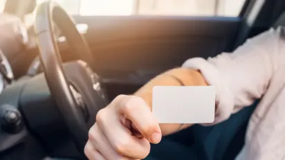 Секретні коди у водійських правах: за ігнорування якої позначки загрожує штраф - фото