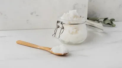 Замість дорогої хімії: як один кухонний засіб назавжди усуває запахи у всьому будинку - фото