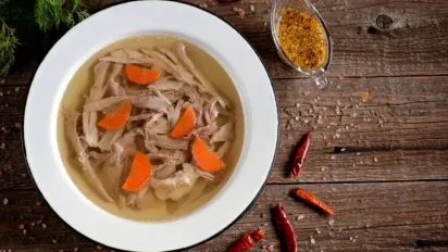 Більше не потрібно варити годинами: швидкий метод приготування холодцю без желатину - фото