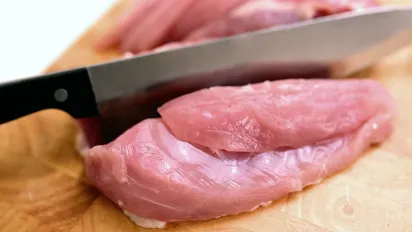 В Україні раптово знизили ціни на популярне м'ясо: скільки обійдеться кілограм - фото