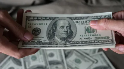 Прогноз курсу долара в Україні: що очікувати до кінця січня? - фото