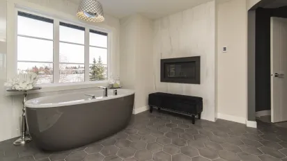 Як швидко очистити ванну від вапняного нальоту без дорогої хімії - фото