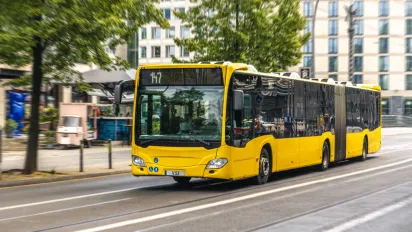 "Тільки два пільговики" – це брехня: де пенсіонери їздять безкоштовно у 2026 році, а де водіїв штрафують - фото