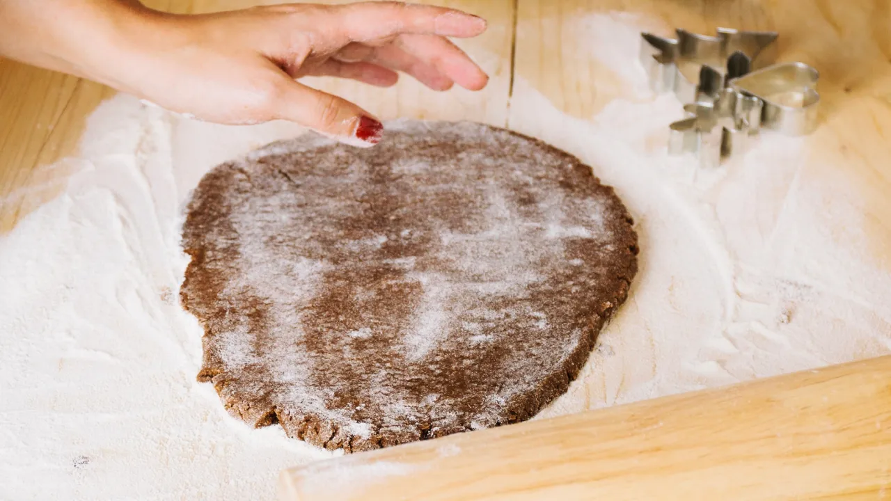 Духовка не потрібна: рецепт торта «Спартак», який готується на сковороді 