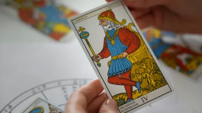 Гороскоп на 6 лютого 2026 року за картами Таро для всіх знаків Зодіаку - фото