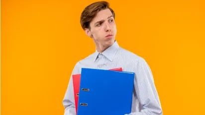 Час спливає 10 червня: українцям нагадали про обов'язкову вимогу щодо трудових книжок - фото