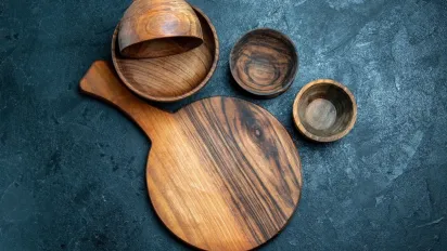 Викинете на смітник: чому цей популярний посуд не можна замочувати та мити в посудомийці - фото