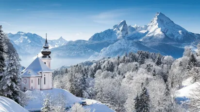 Свято Іверської ікони 12 лютого: чому сьогодні не можна рахувати гроші та дивитися в дзеркало - фото