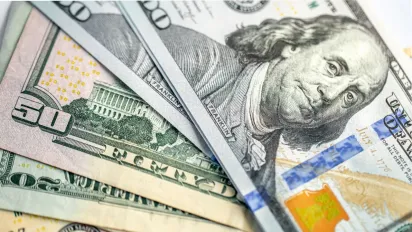 Скільки коштують долар і євро в обмінниках сьогодні: курс валют 15 лютого - фото