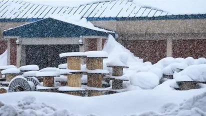 Штормовий вітер та хуртовини: Укргідрометцентр попередив про «жовтий» рівень небезпеки 19 лютого - фото