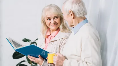 Пенсійні посвідчення у транспорті більше не діятимуть: як пільговики їздитимуть по-новому - фото