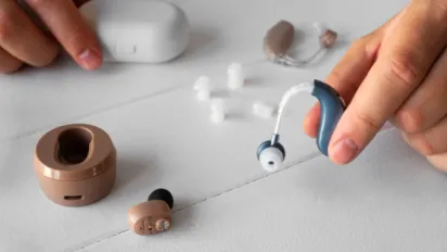 Чим відрізняються внутрішньовушні та внутрішньоканальні слухові апарати  - фото