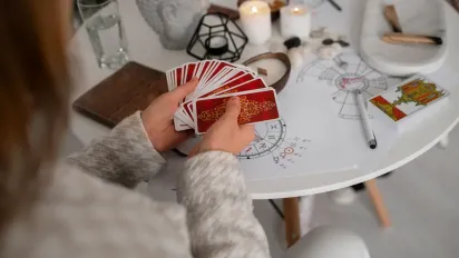 Гороскоп на 22 лютого 2026 року за картами Таро для всіх знаків Зодіаку - фото