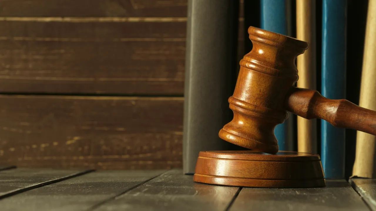 Привітання з 23 лютого може закінчитися судом: що важливо знати українцям про заборони та терміни 