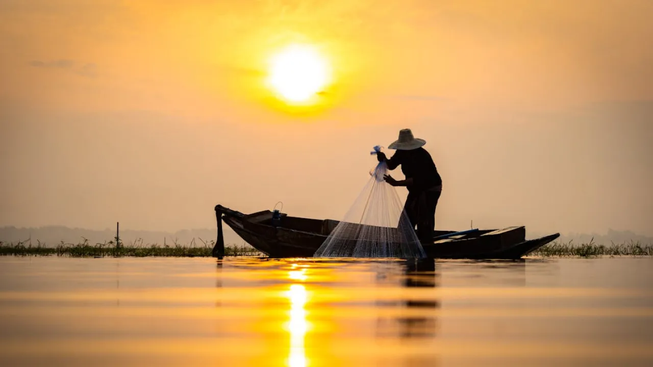 Календар рибалки на березень: у які дні буде найкраще клювання та за що можна отримати штраф 