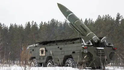 Британія та Франція готуються передати Україні ядерні бомби — розвідка рф - фото