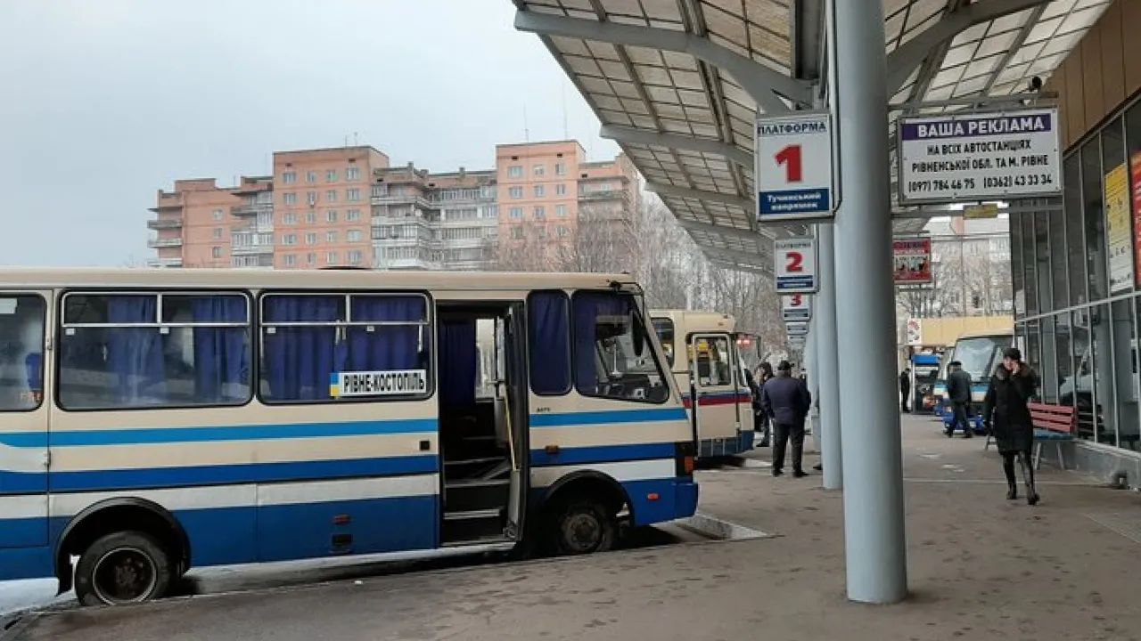 У Рівному закривають автостанцію «Чайка»: куди перенесуть маршрути та що з’явиться на її місці 