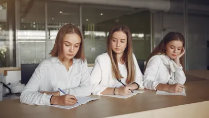 НМТ-2026 за кордоном: у яких країнах можна скласти іспит та як встигнути зареєструватися - фото