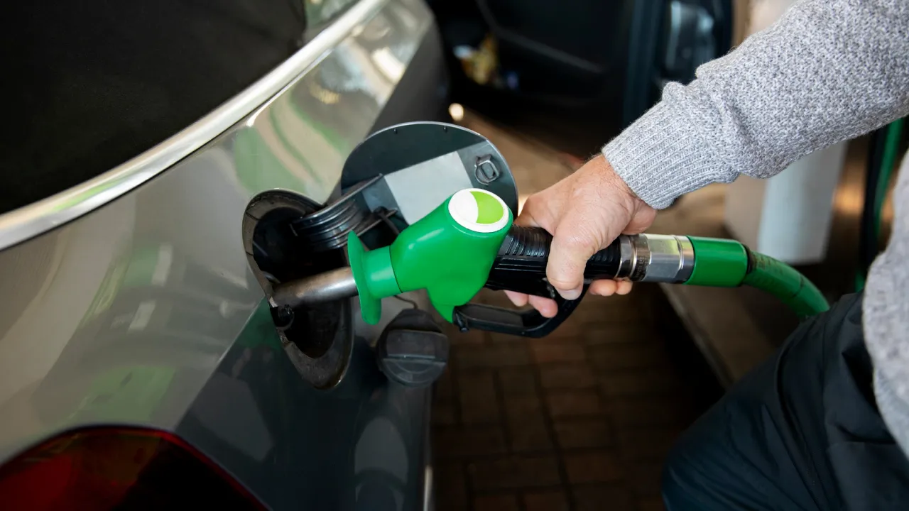 Ціни на бензин підняли штучно: ситуація в Ірані не впливає на ринок — Deep State 