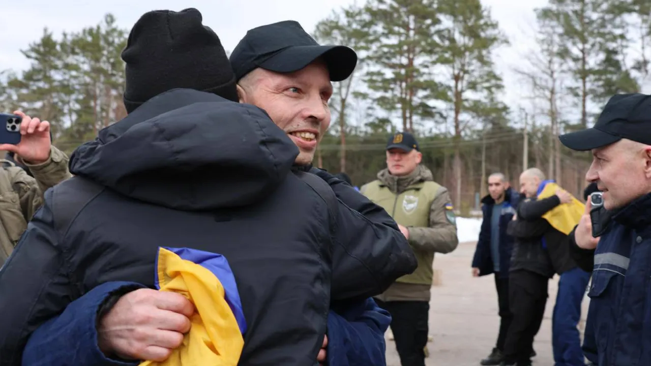 Великий обмін: Україна повернула з російського полону ще 302 людини 