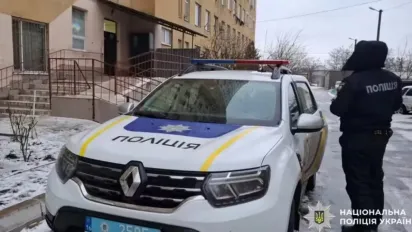 У Хмельницькому п'яний чоловік влаштував стрілянину з балкона: випущено майже 100 куль - фото