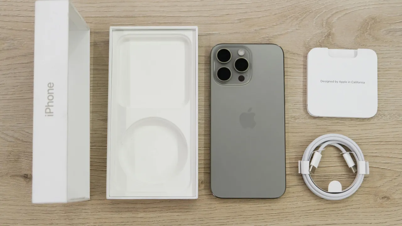 Перший складаний смартфон від Apple: у мережу потрапили детальні 3D-рендери iPhone Fold 