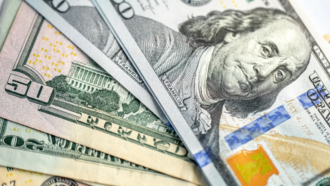 Курс валют у "ПриватБанку": скільки коштує долар сьогодні 