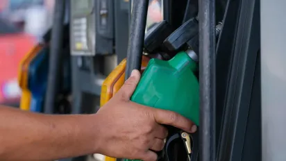 Заправка про запас: чому в Польщі масово штрафують водіїв із каністрами - фото