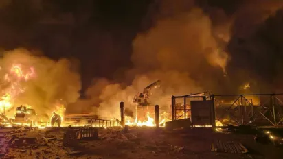 Нічна атака на Київщину: є загиблі, масштабні руйнування та екстрені відключення світла - фото