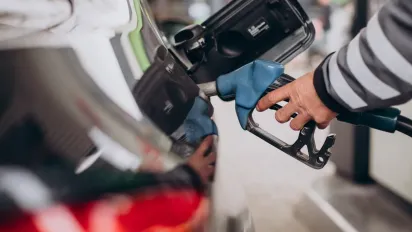 Ціни на пальне в Україні: в уряді відповіли, чи знизять податки для стримування вартості на АЗС - фото