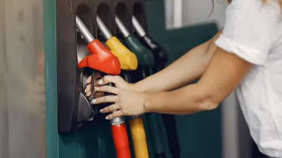 Вже цього тижня: дизель та бензин ще більше подорожчають - названо нові ціни - фото