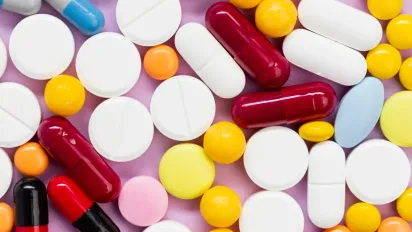 В Україні почнуть продавати ліки на АЗС: коли з’являться і що можна купити - фото