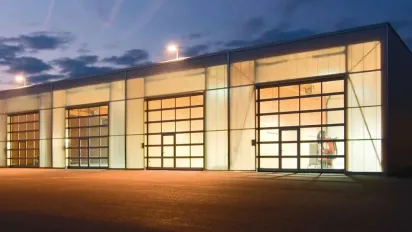 Як сучасні промислові ворота допомагають оптимізувати роботу підприємства? - фото