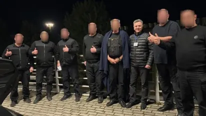 В Угорщині працівникам «Ощадбанку» під час допитів вкололи «сироватку правди», — The Guardian - фото