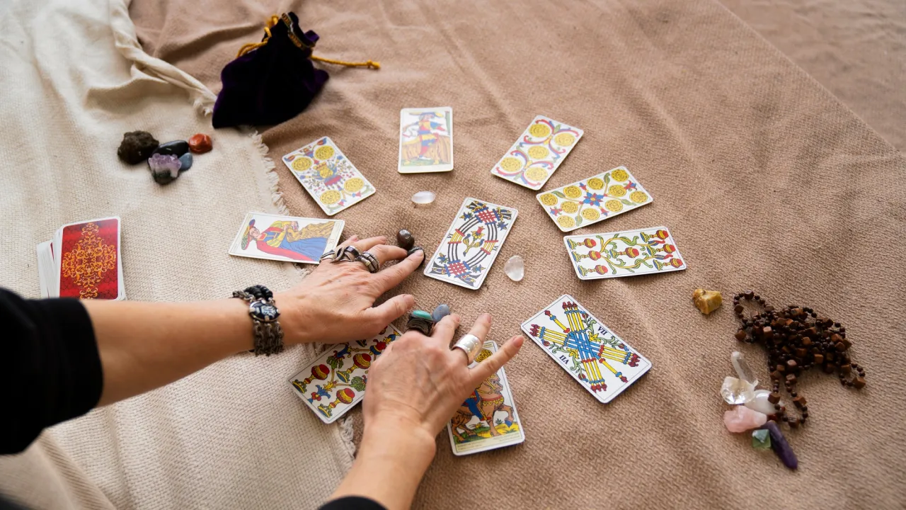 Гороскоп на 21 березня 2026 року за картами Таро для всіх знаків Зодіаку 