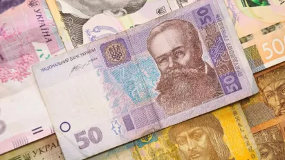 Доплата 20 000 гривень на картку: хто з українців отримає додаткові виплати до кінця березня - фото