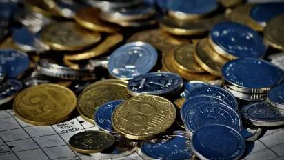 Реальні зарплати в Україні 2026: скільки отримують «на руки» та де платять найбільше - фото
