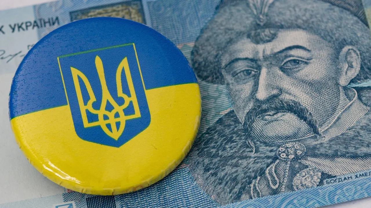 Виплати 1500 гривень у квітні: хто з українців отримає допомогу та чи потрібно подавати заяву 