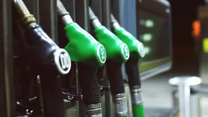 Ціни на дизель можуть підскочити до 100 гривень за літр: названо головну причину паливного шоку - фото