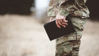 Жінок ставлять на облік у ТЦК: у ЗСУ прокоментували підготовку до мобілізації українок - фото