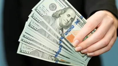 Чи дійсні в Україні долари 1996 року: у ПриватБанку дали офіційну відповідь - фото