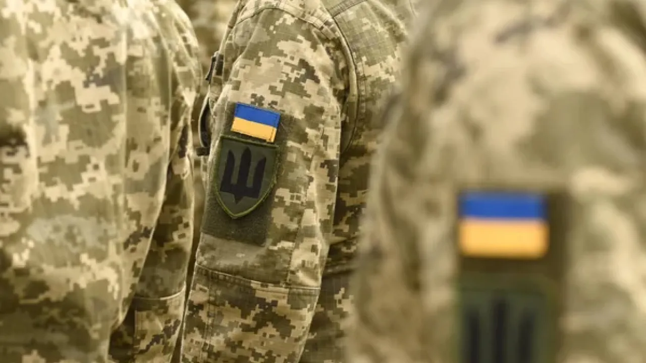 Третина мобілізованих йде у СЗЧ: військовий розкрив причини втеч та корупційні розцінки в армії 