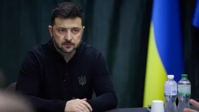 Відхід з Донбасу стане стратегічною поразкою: Зеленський вказав на ключові ризики - фото