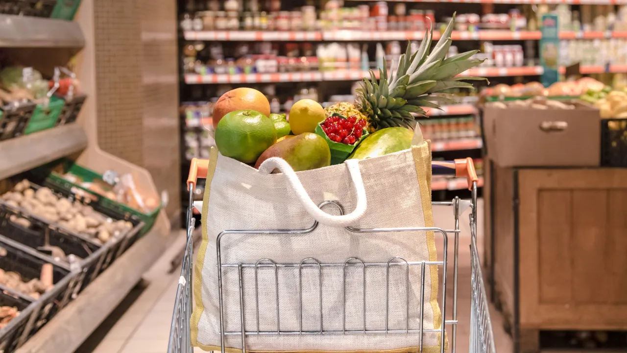 Продукти в Україні змінять вартість: названо терміни та перелік товарів, що подорожчають 