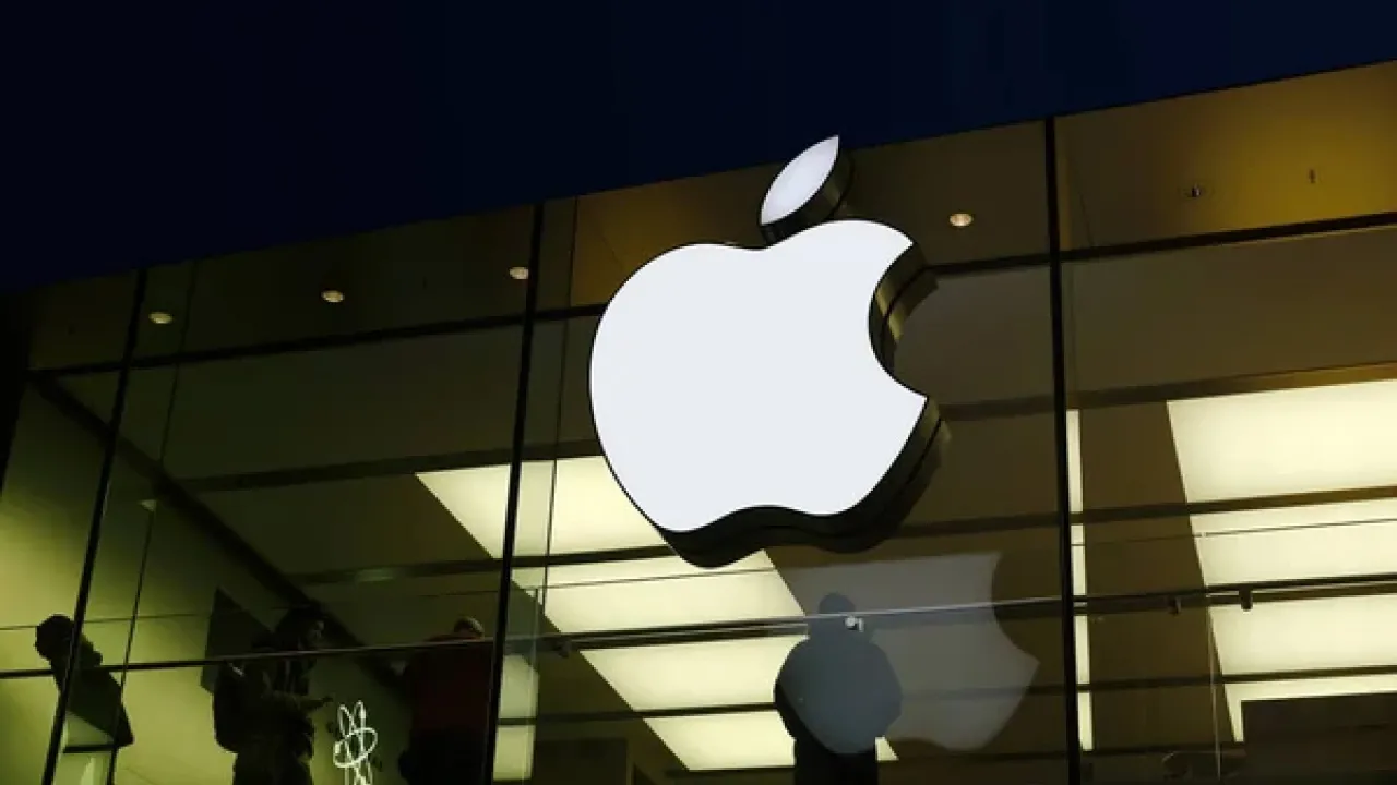 Apple затвердила дизайн: у мережу злили фото макетів iPhone 18 Pro та складаного Ultra 
