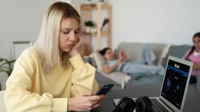 Шкільний «прикол» чи злочин: як каратимуть батьків за кібербулінг дітей  - фото