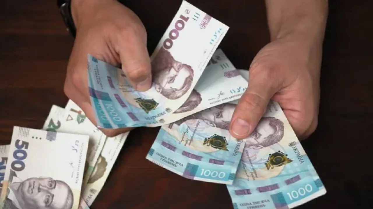 Новий податок до 4000 гривень для водіїв: у Раді планують запровадити щомісячні платежі  